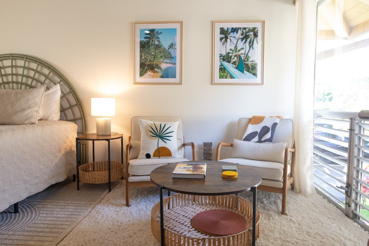 *NEW AC* Remodeled Studio w/ Kitchenette - Photo 3