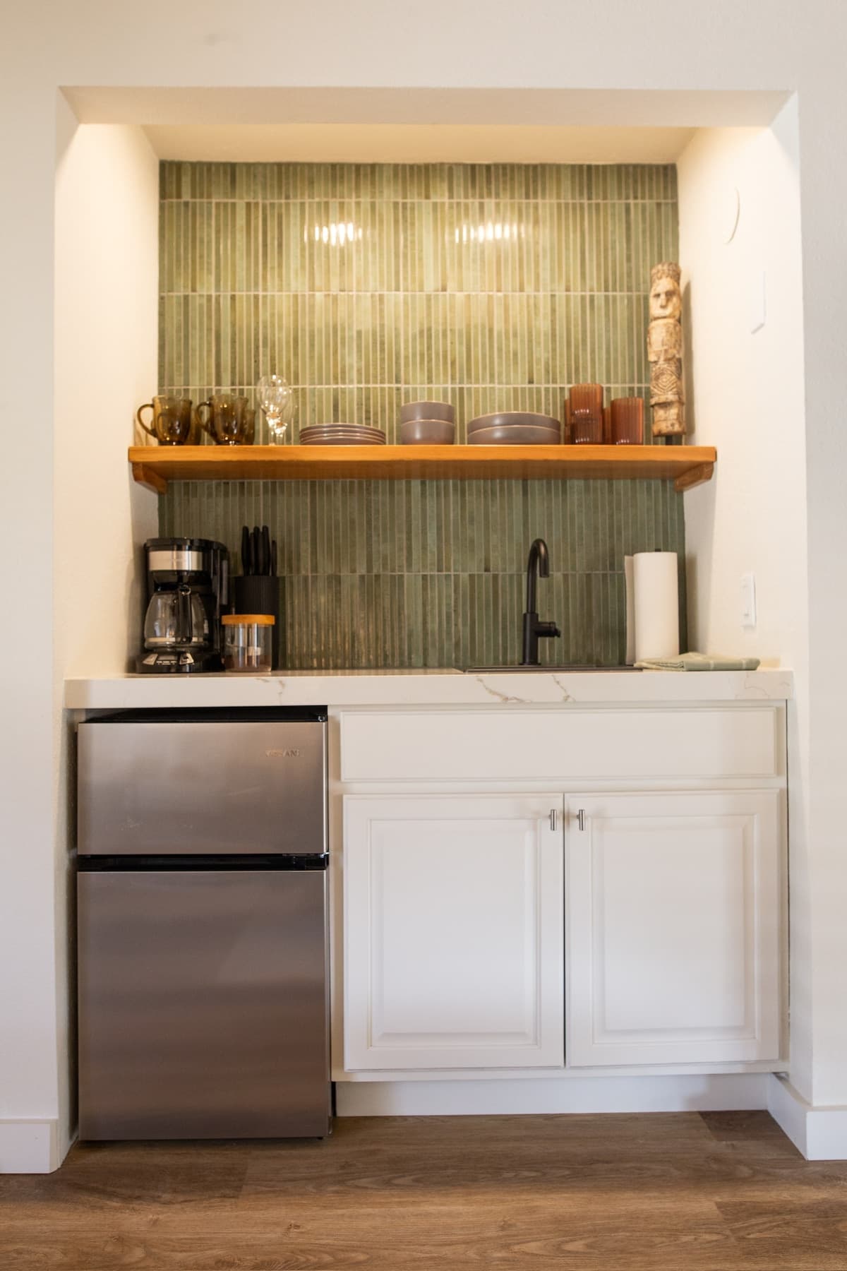 *NEW AC* Remodeled Studio w/ Kitchenette - Photo 5