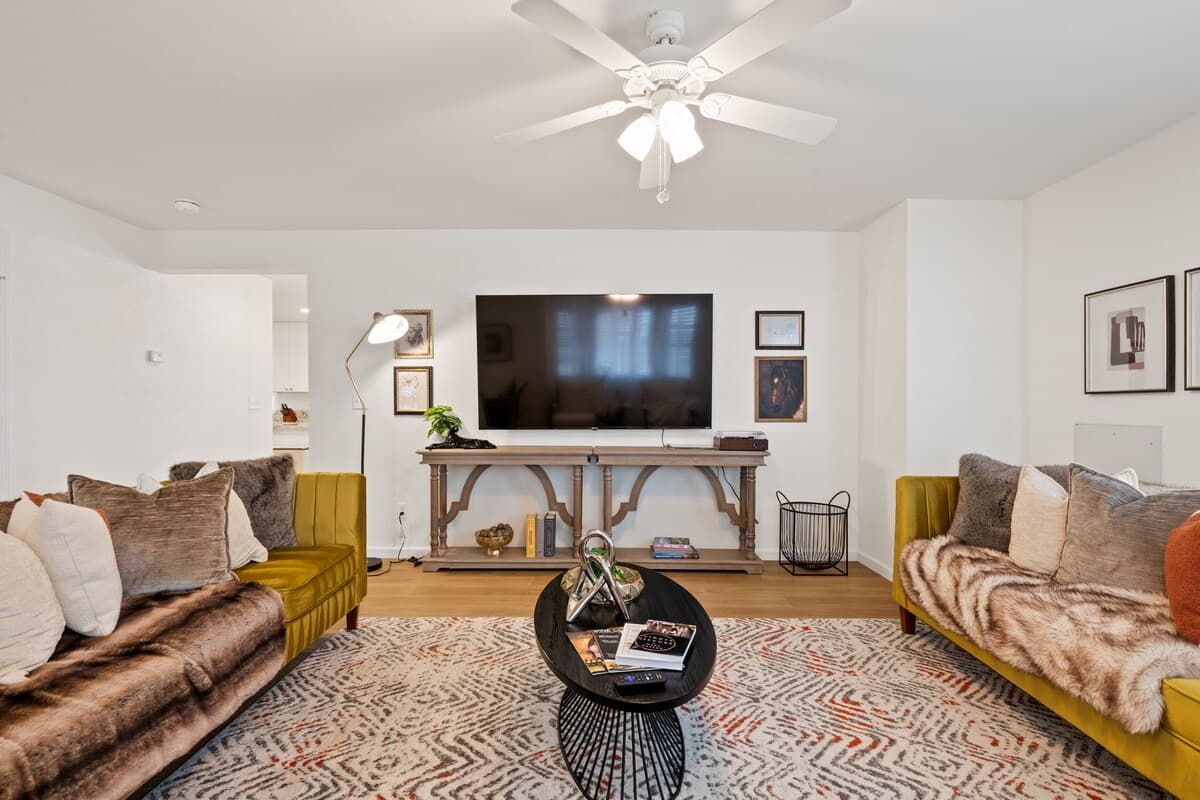 Modern 2-Story Home Near Downtown Napa, Sleeps 15 - Photo 2