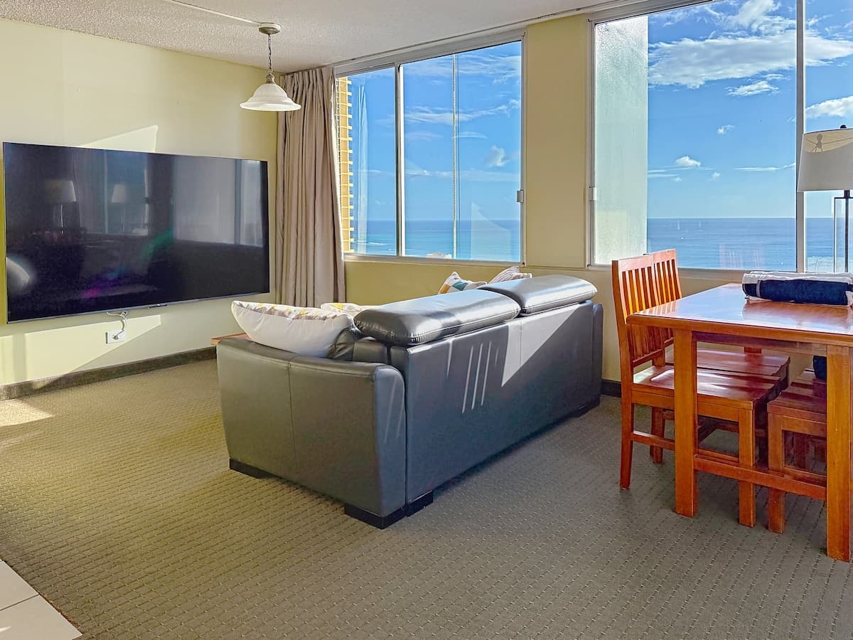 Ocean View•1 BR Corner Unit•Steps to Waikiki Beach - Photo 1