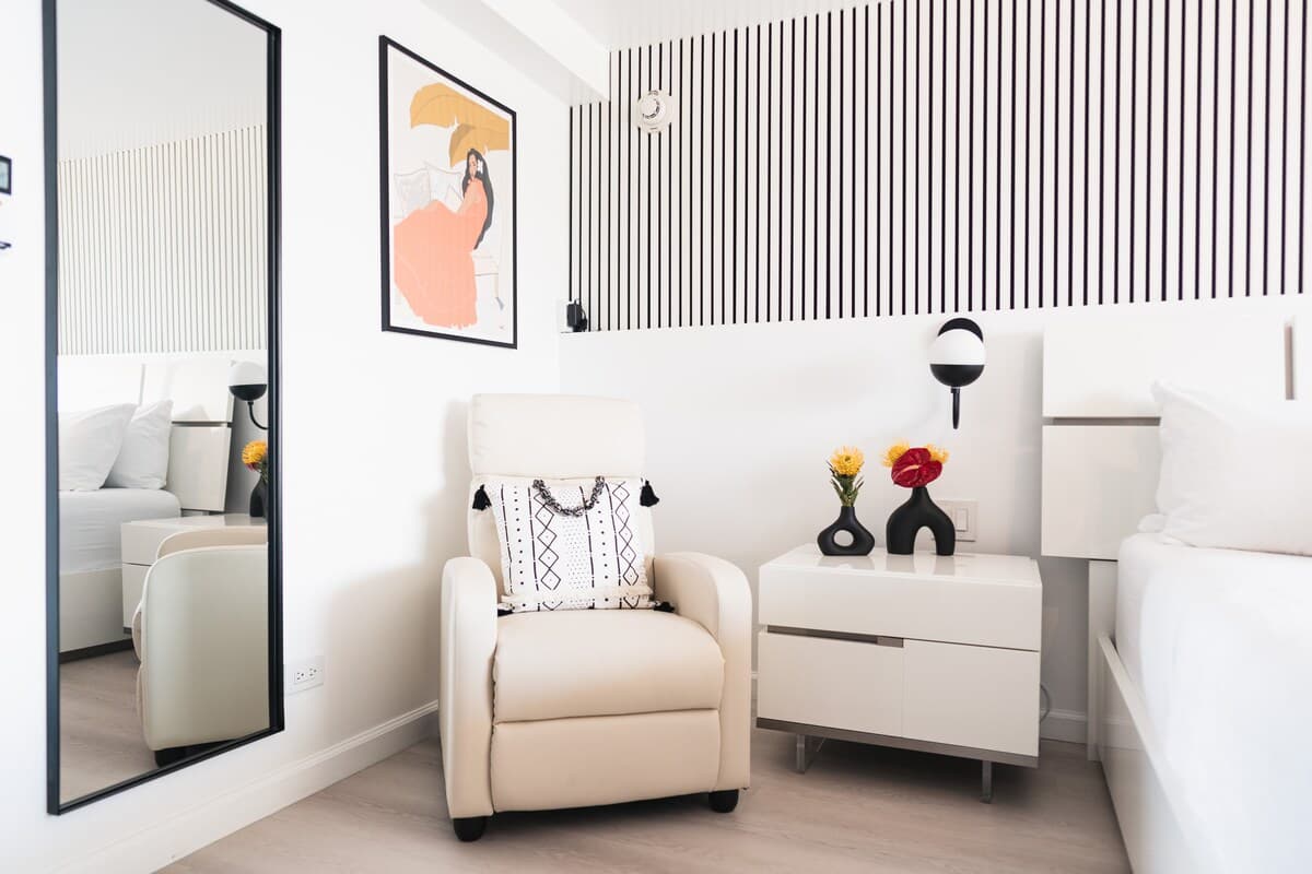 Condo in Honolulu · ★4.89 · Studio · 1 bed · 1 private bath - Photo 2
