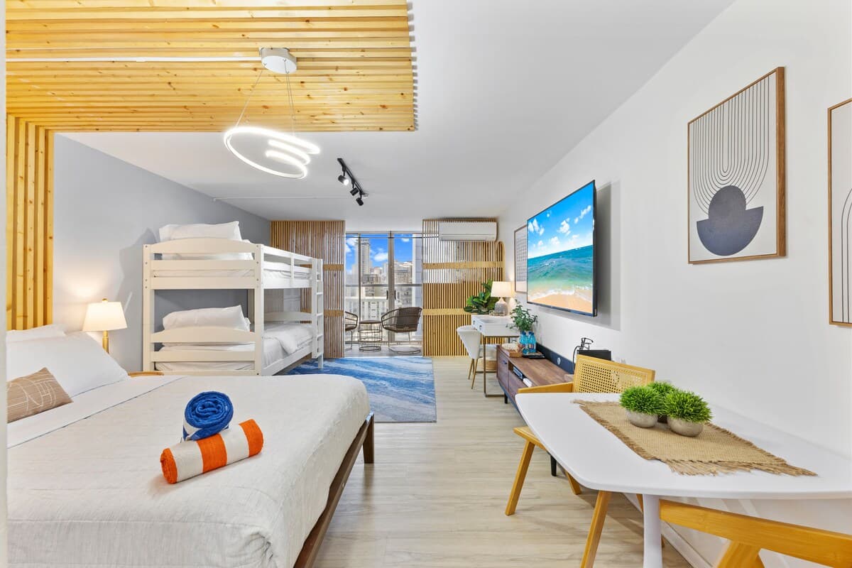 15FL-Spacious Family/Group Studio-Central Waikiki! - Photo 3
