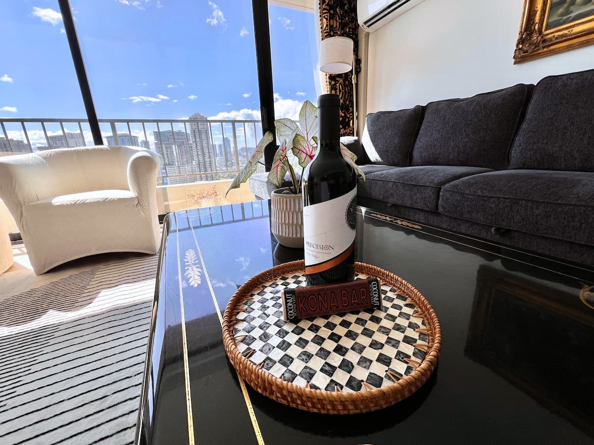 Condo in Honolulu · ★4.92 · 1 bedroom · 3 beds · 1 private bath - Photo 3