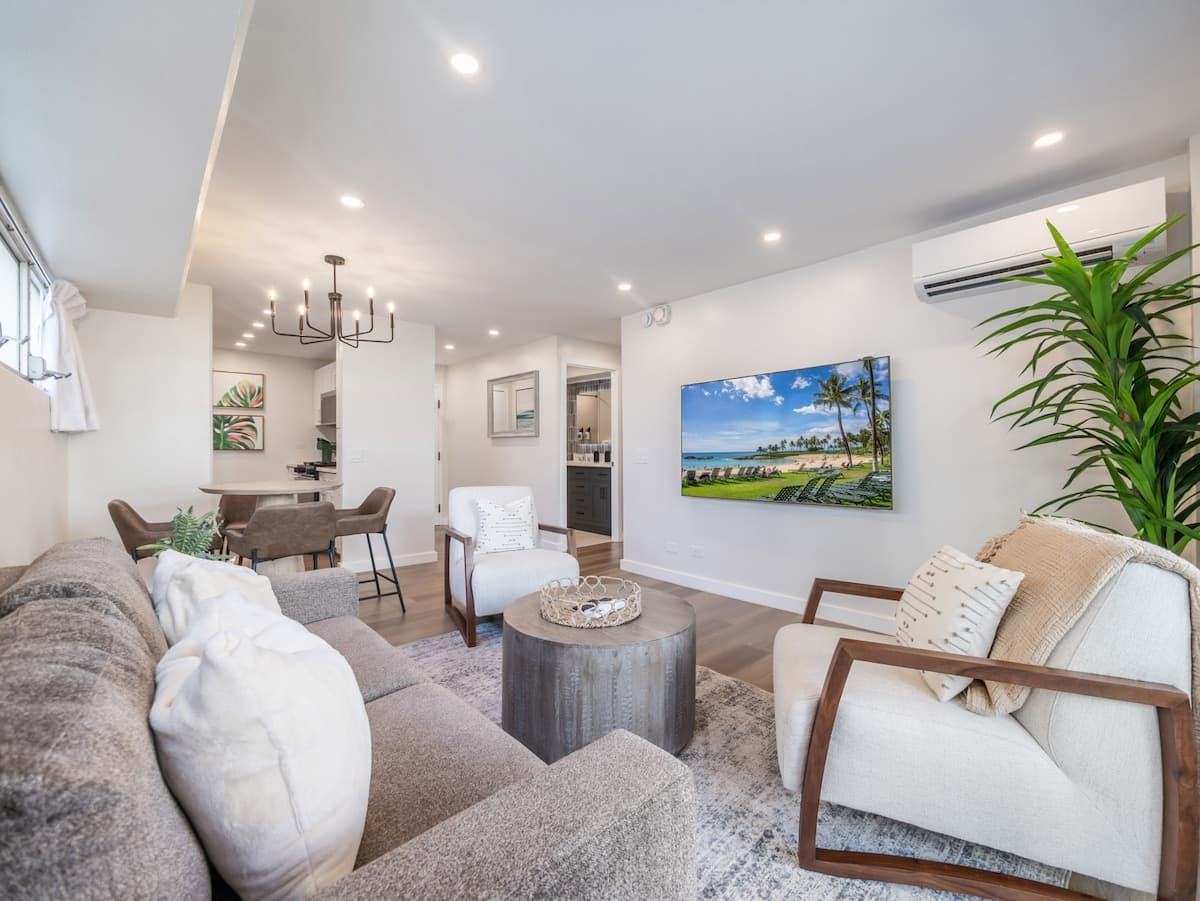Walk to the Beach! Modern 3Bed, 2Bath AC, Parking - Photo 3
