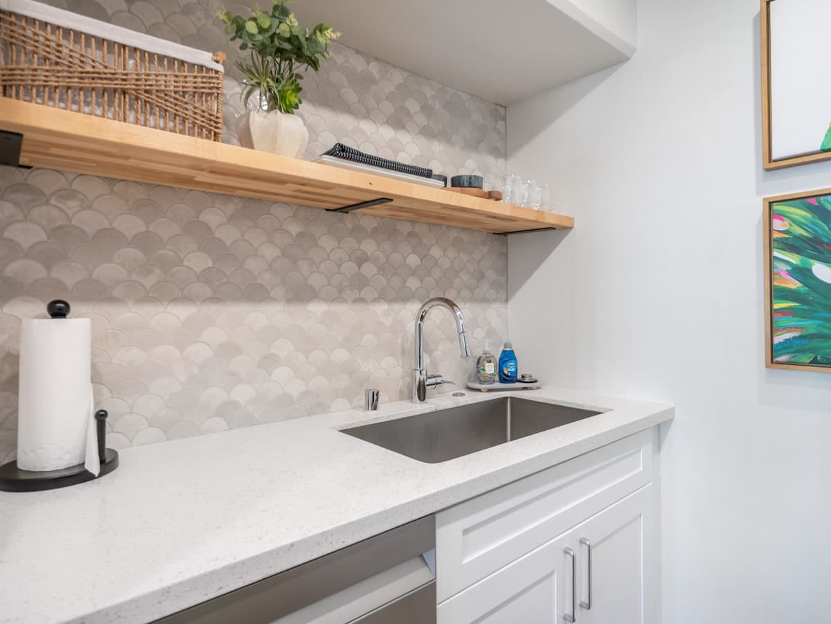 Walk to the Beach! Modern 3Bed, 2Bath AC, Parking - Photo 5