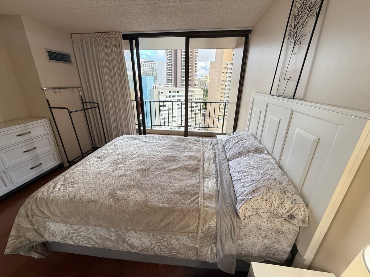 Waikiki Condo | Ocean View | Pool + Free Parking - Photo 5