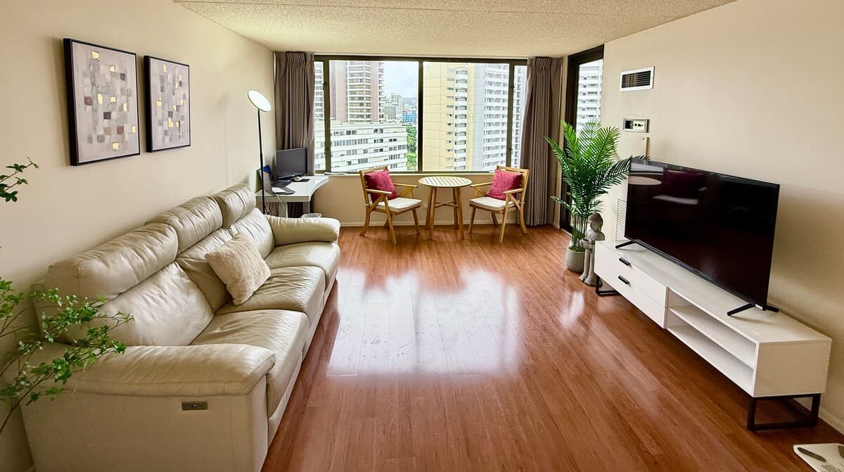 Waikiki Condo | Ocean View | Pool + Free Parking - Photo 2