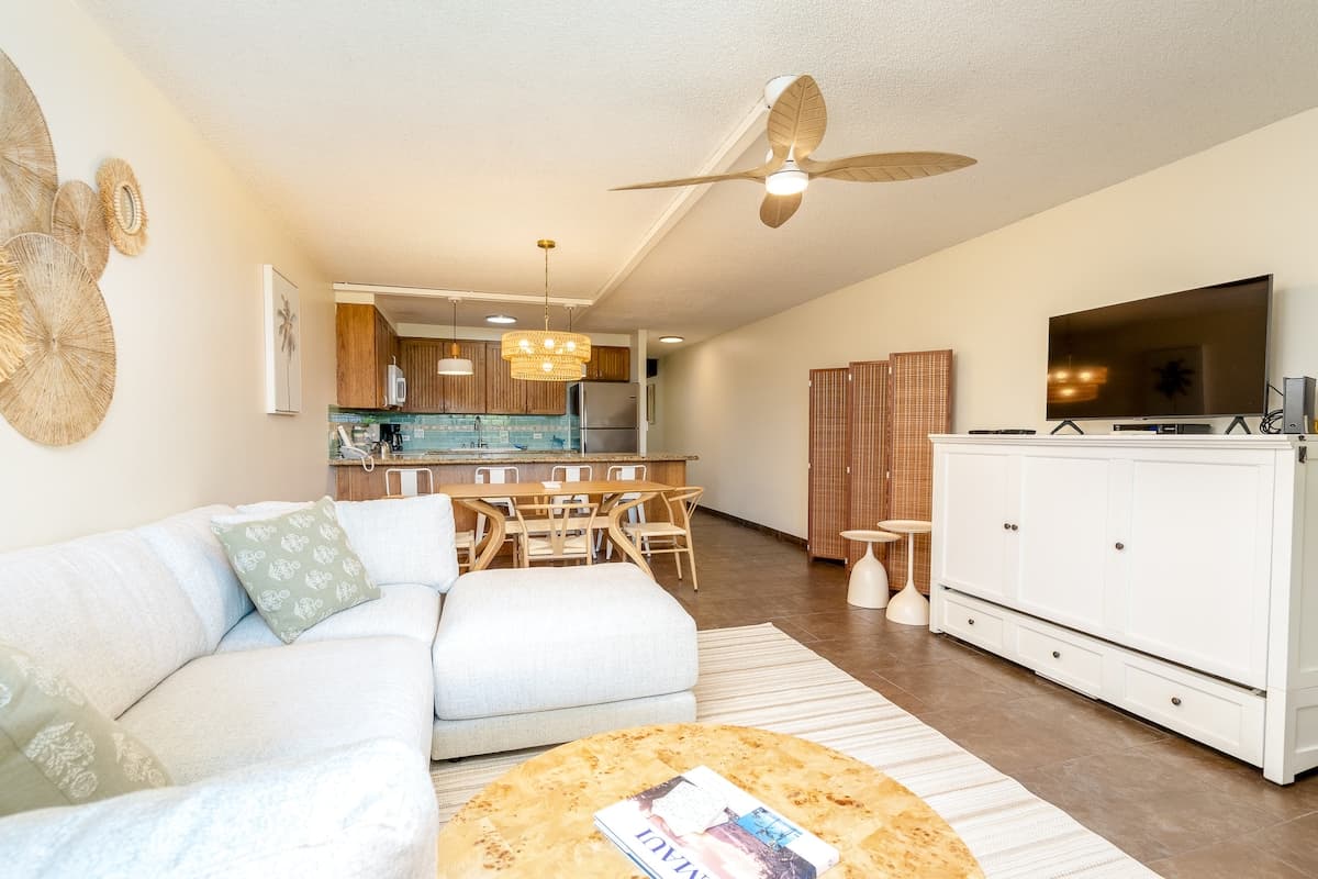 Condo in Kihei · ★5.0 · 1 bedroom · 2 beds · 2 private baths - Photo 2