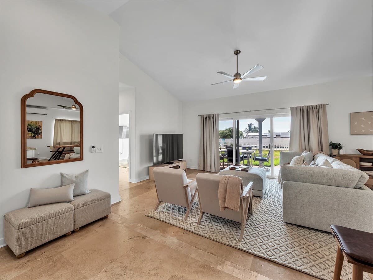 Home in Kailua-Kona · ★4.94 · 3 bedrooms · 4 beds · 2 private baths - Photo 5