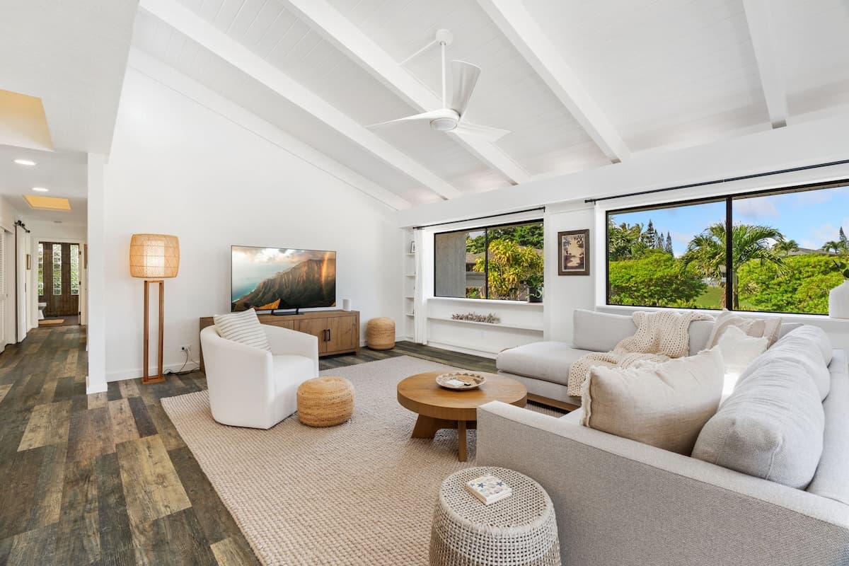 Home in Princeville · ★5.0 · 4 bedrooms · 5 beds · 3 baths - Photo 3
