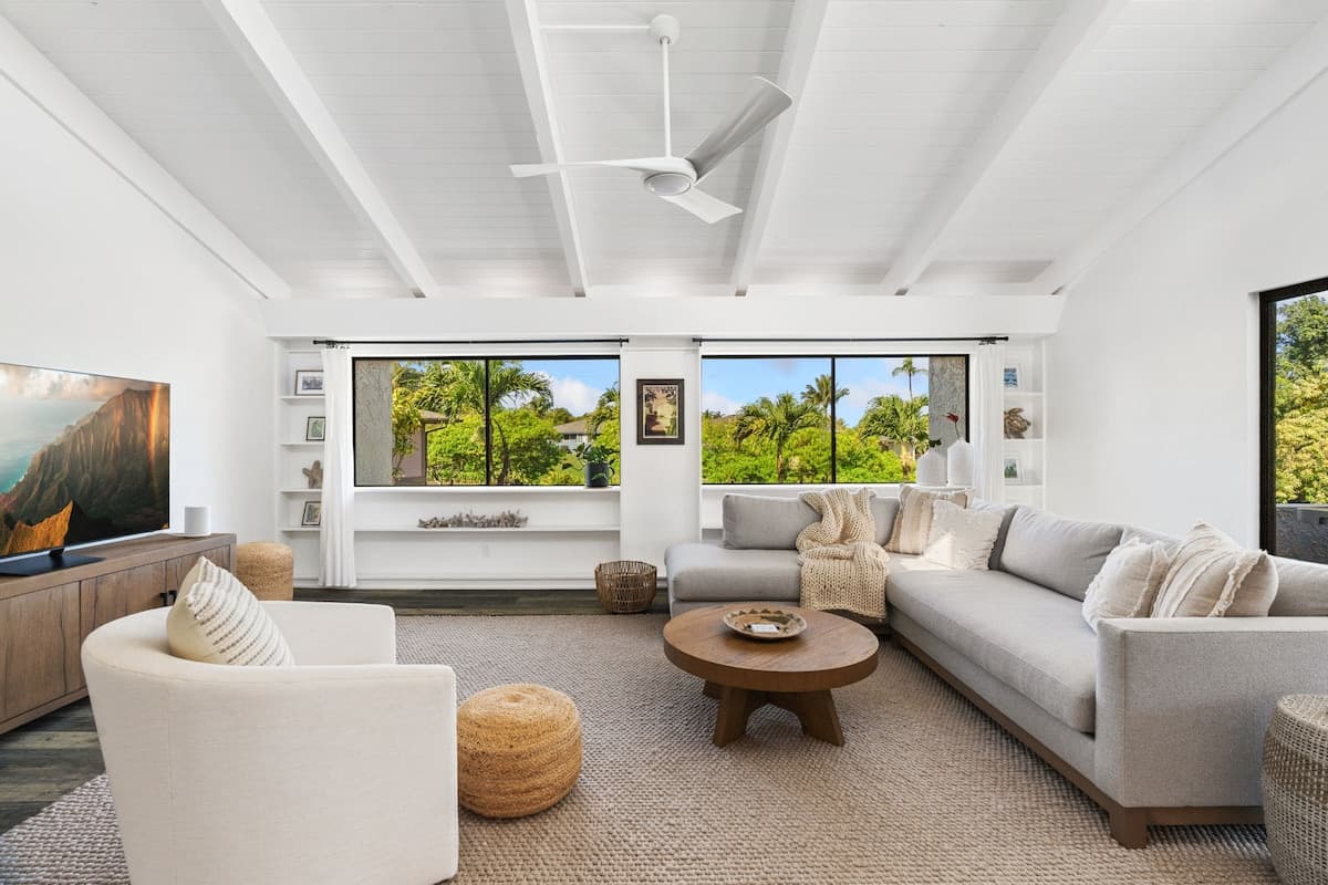 Home in Princeville · ★5.0 · 4 bedrooms · 5 beds · 3 baths - Photo 2