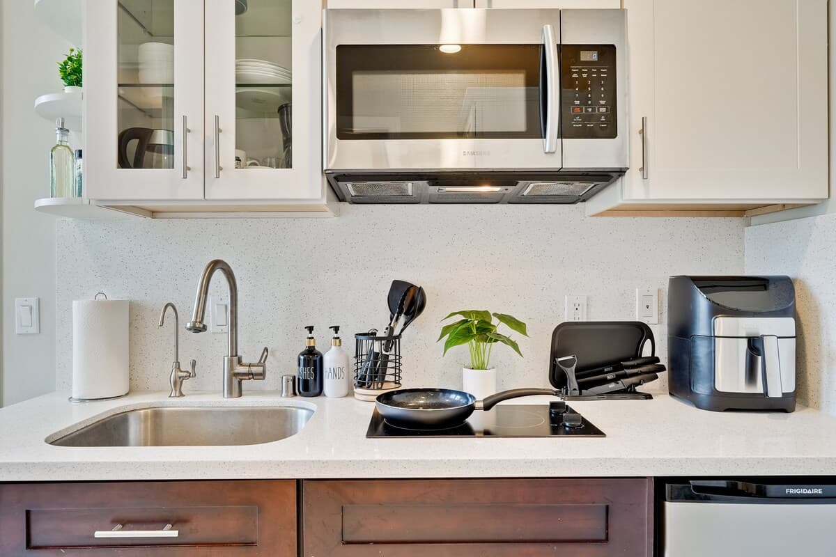 Newly Remodeled Sunnyvale Home, Enclosed Yard - Photo 5