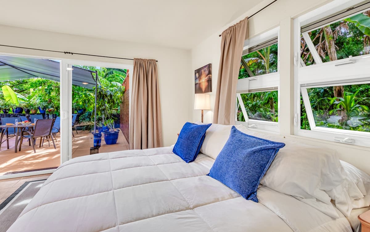 Villa in Pahoa · ★4.86 · 4 bedrooms · 6 beds · 2 private baths - Photo 1