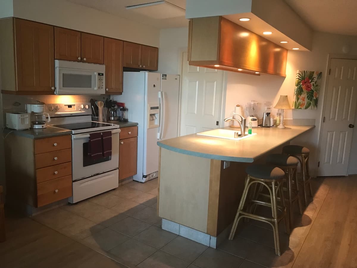 Condo in Kihei · ★4.78 · 1 bedroom · 3 beds · 2 baths - Photo 4