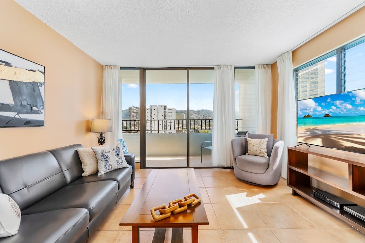 Ao + Parking + Views + Pool + Spacious + Balcony - Photo 2
