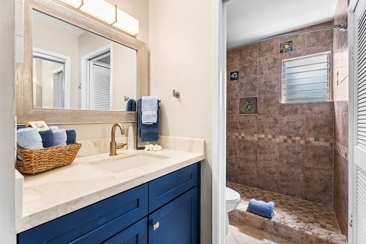 Lovely Oceanview Studio w/washer & dryer and A/C - Photo 5