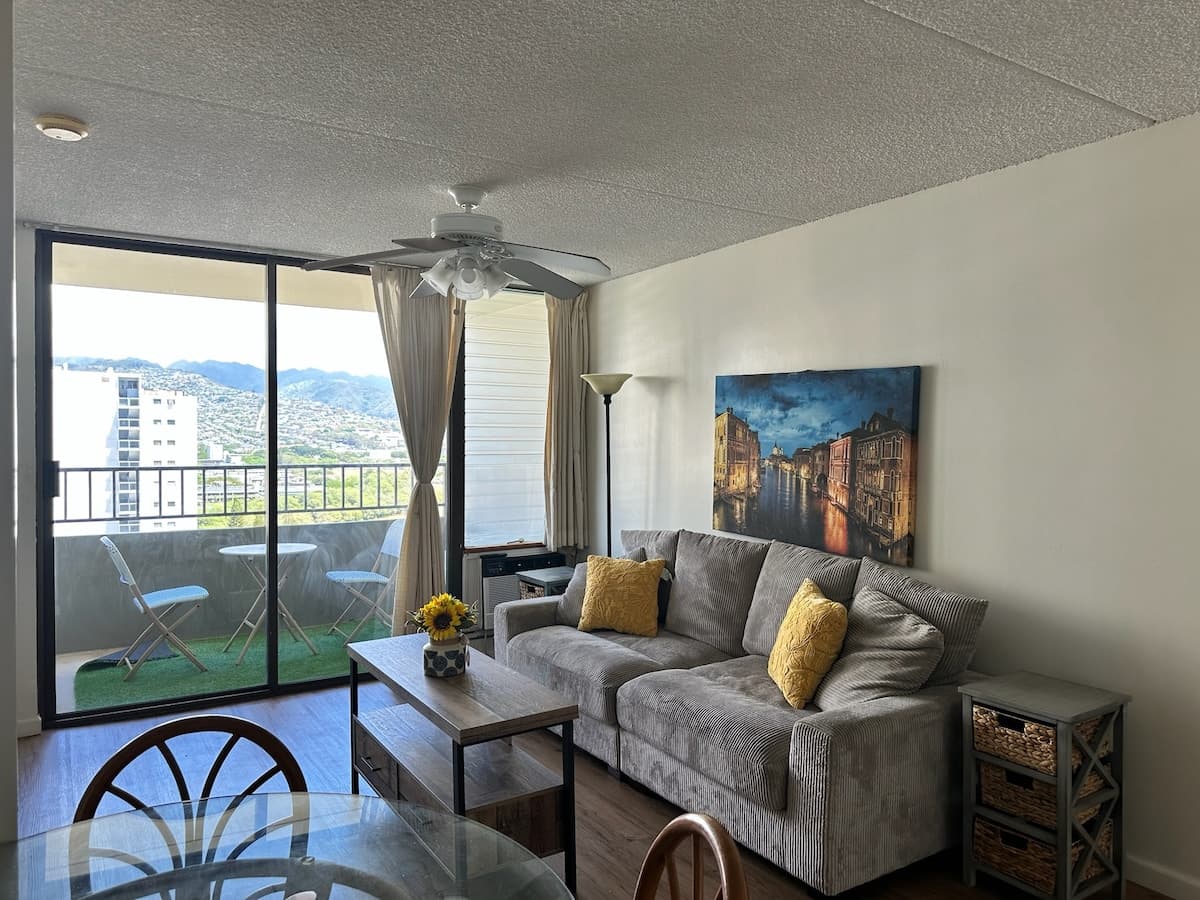 Hotel in Honolulu · ★4.09 · 1 bedroom · 2 beds · 1 private bath - Photo 2