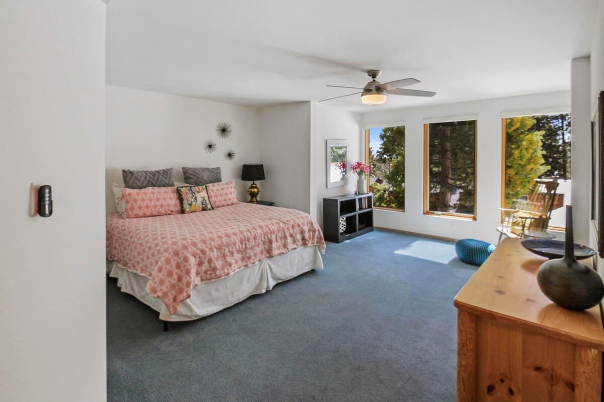 Tahoe Cabin w/ Hot Tub, Game Room & Beach Access - Photo 3