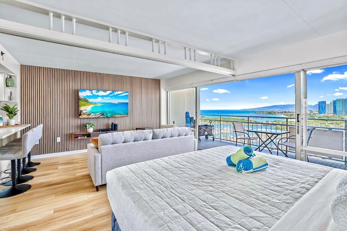 20F-High Floor Ocean View-Ilikai-1BR-Waikiki Beach - Photo 3