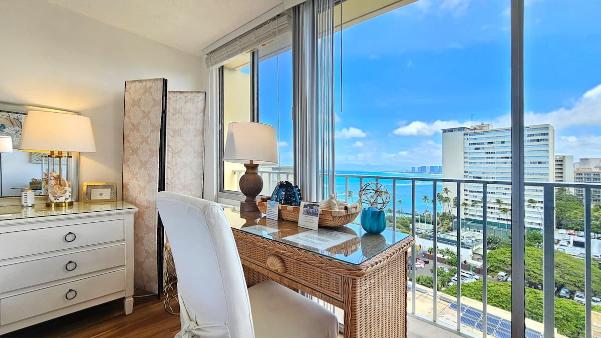 DHBH PH02 -King Bed, Gold Coast Penthouse Paradise - Photo 3