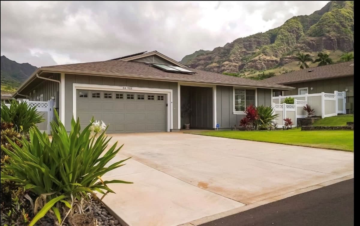 Home in Waianae · ★4.93 · 3 bedrooms · 3 beds · 2 private baths - Photo 2