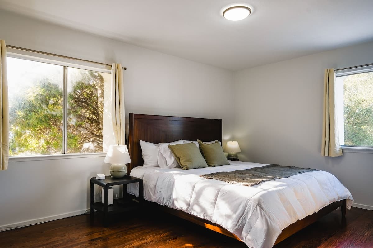 Coastal Retreat with Bird Sanctuary Views - Photo 2