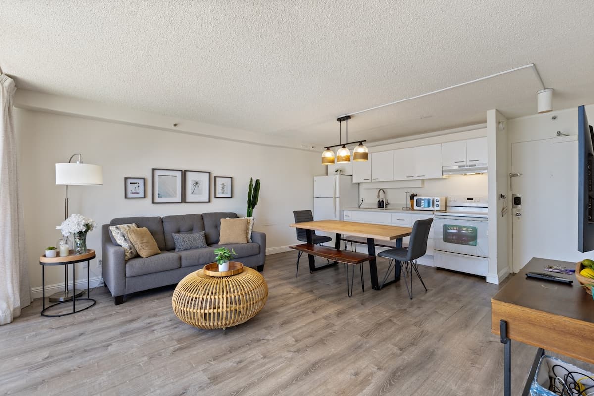 Hotel in Honolulu · ★4.69 · 1 bedroom · 3 beds · 1 private bath - Photo 2