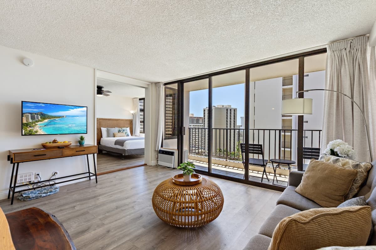 Hotel in Honolulu · ★4.69 · 1 bedroom · 3 beds · 1 private bath - Photo 4