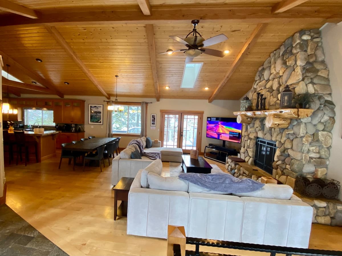 Luxury 6BR Near Heavenly, Hot Tub, Game Room - Photo 4