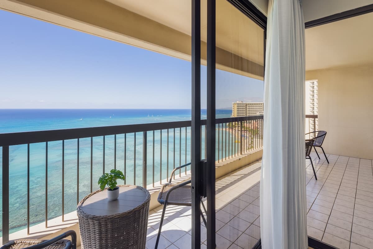 Waikiki Ocean Luxe Panorama 2BD, Free Parking - Photo 1