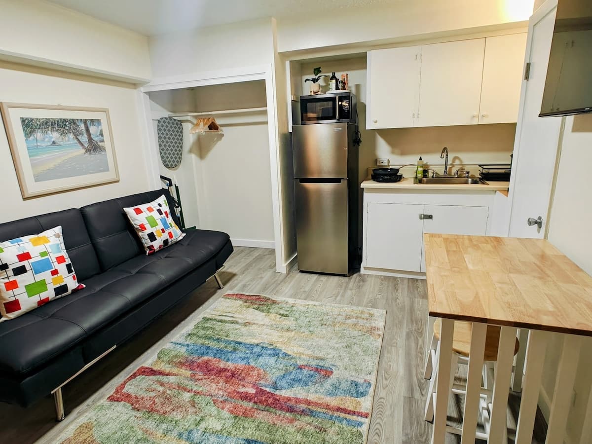 2412 PE St 101 Queen bed & Remote WFH Office Space - Photo 3