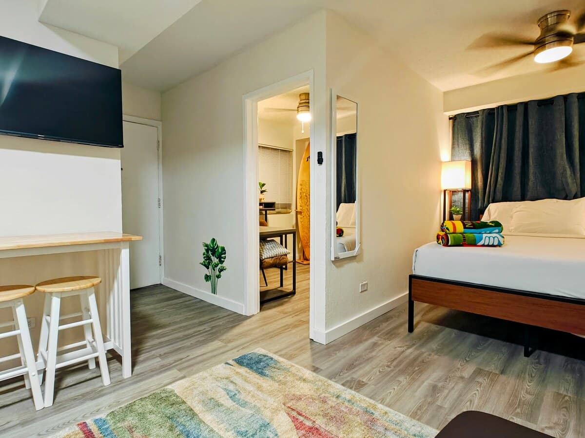 2412 PE St 101 Queen bed & Remote WFH Office Space - Photo 2