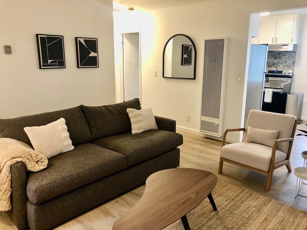 Airy 2b/1.5b centrally located near shops & beach - Photo 4