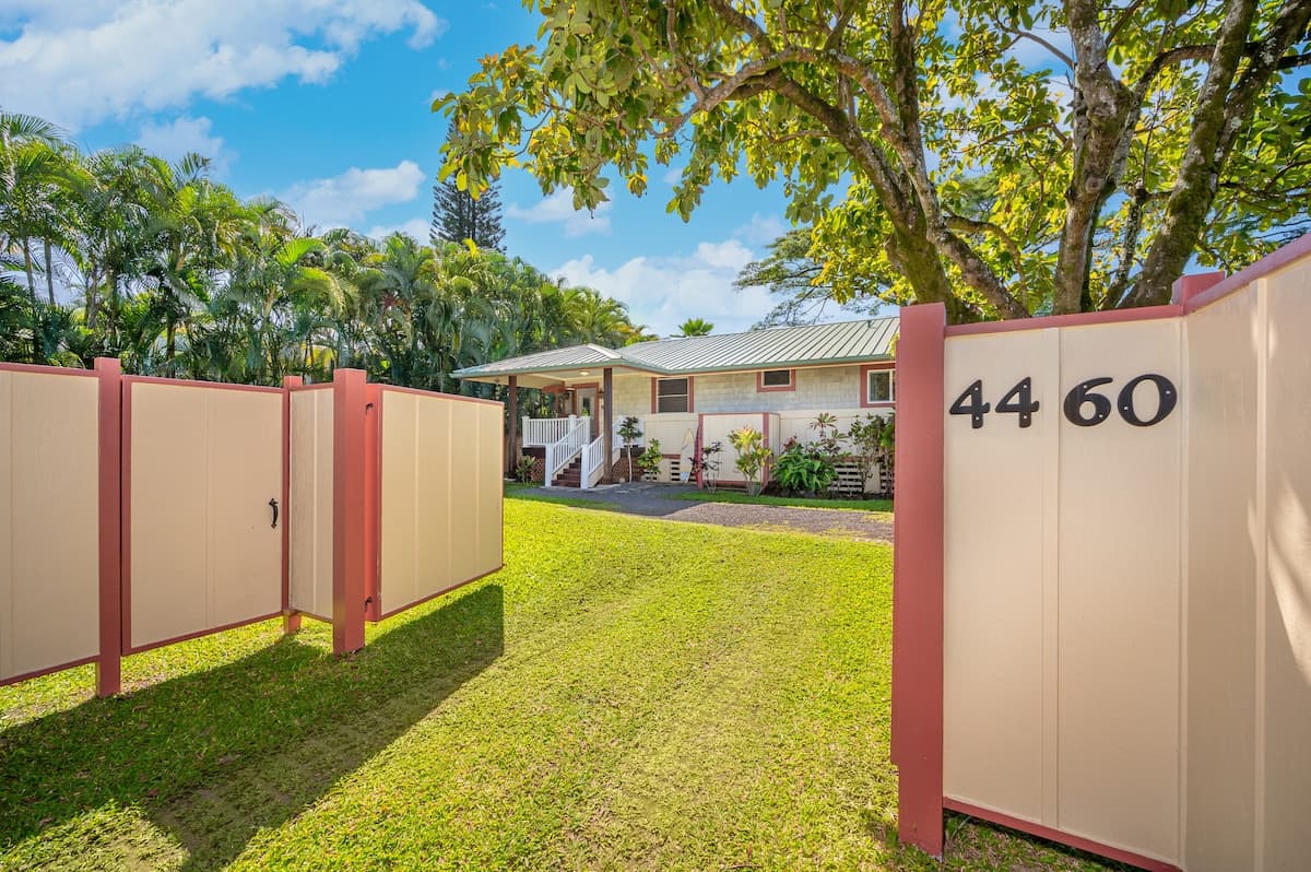 Home in Hanalei · ★4.98 · 3 bedrooms · 3 beds · 3 baths - Photo 3