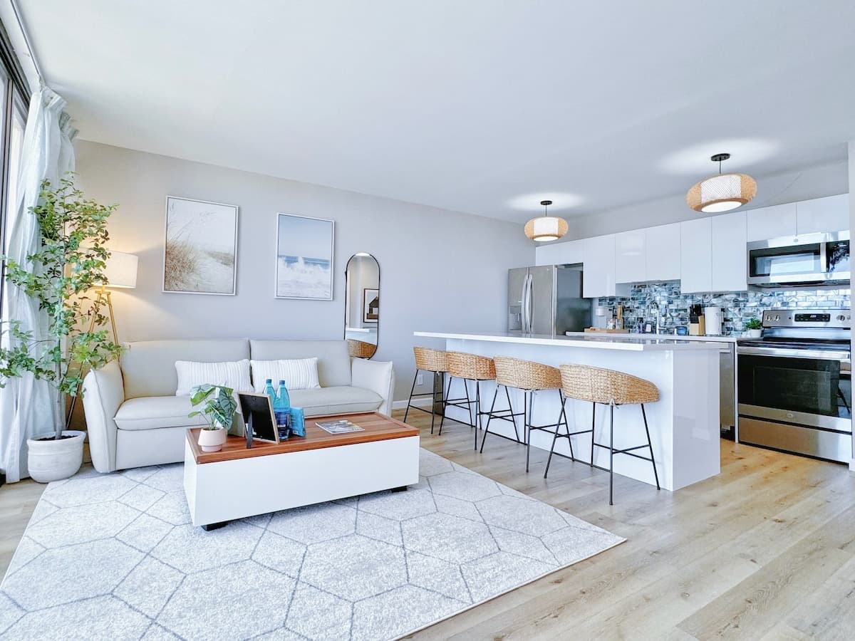 30FL-Upscale Chic Ocean View 1BR w/Free Parking! - Photo 5