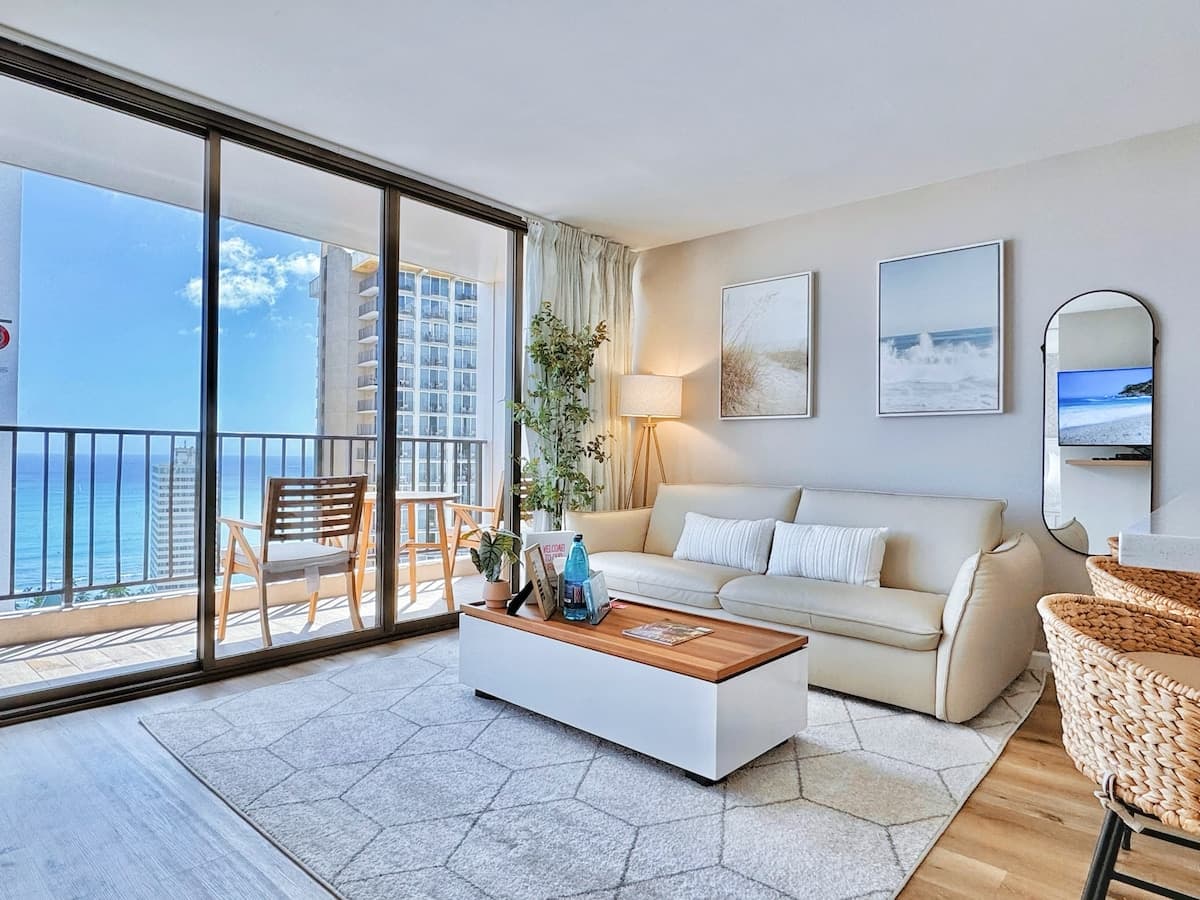 30FL-Upscale Chic Ocean View 1BR w/Free Parking! - Photo 2