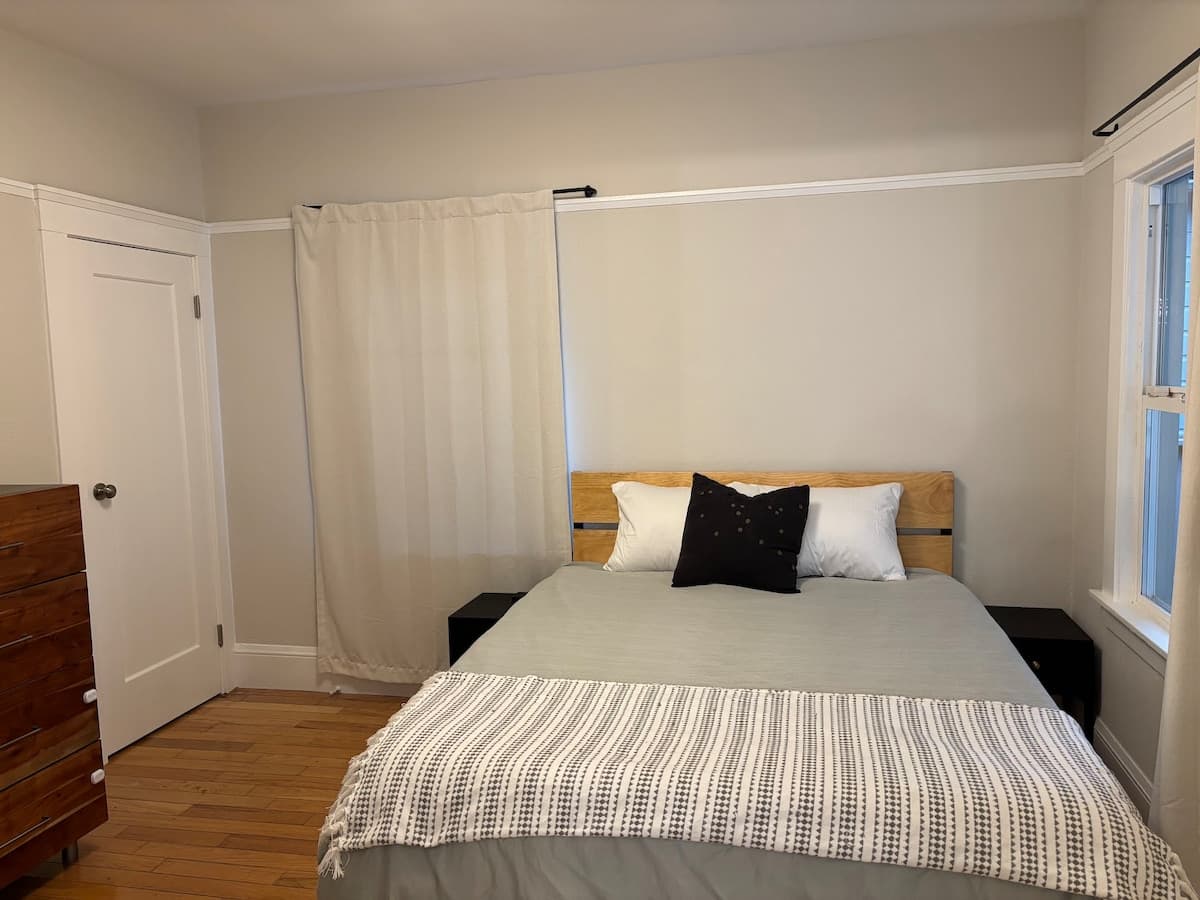 Charming 2BR Between Rockridge & Temescal - Photo 2