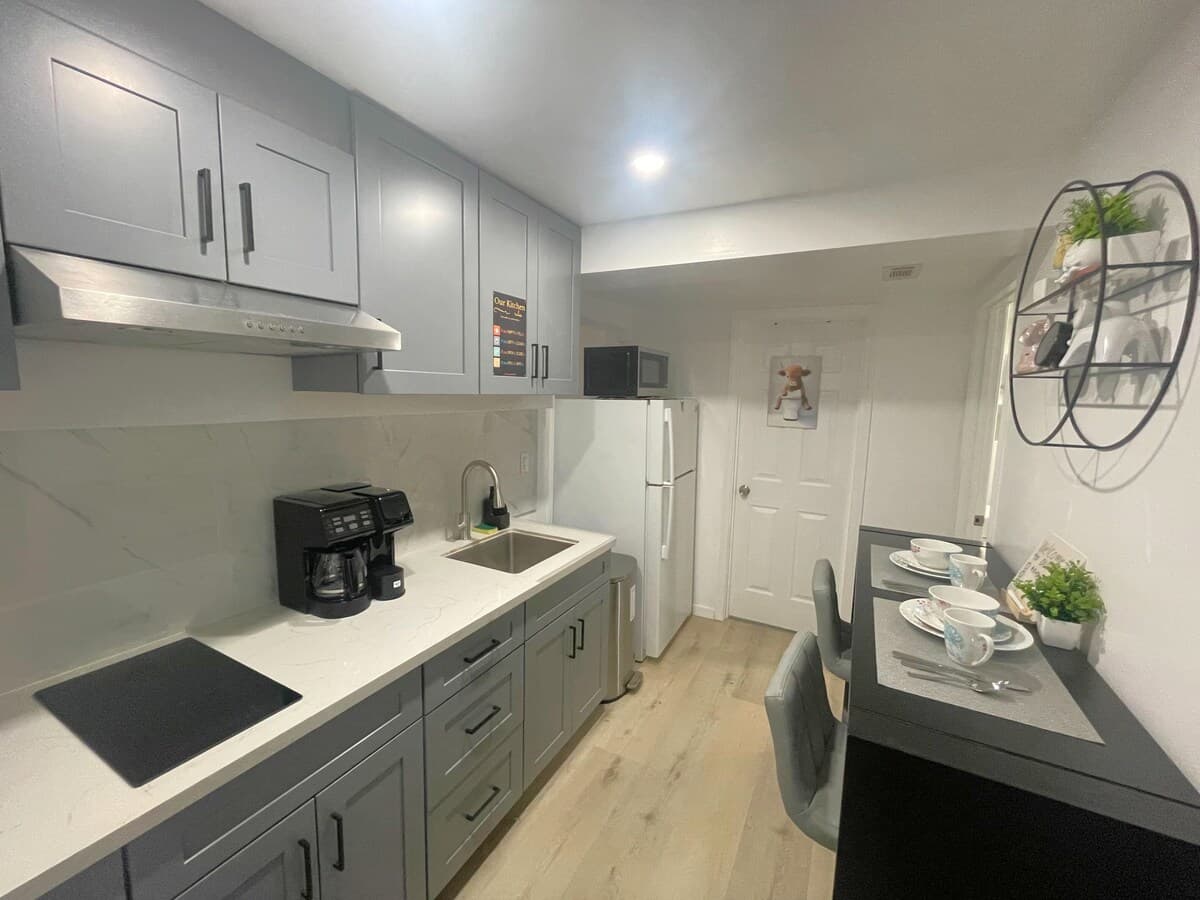 Private 2BR Suite Near Transit & Easy SF Access - Photo 3