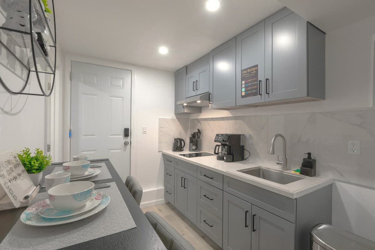 Private 2BR Suite Near Transit & Easy SF Access - Photo 1