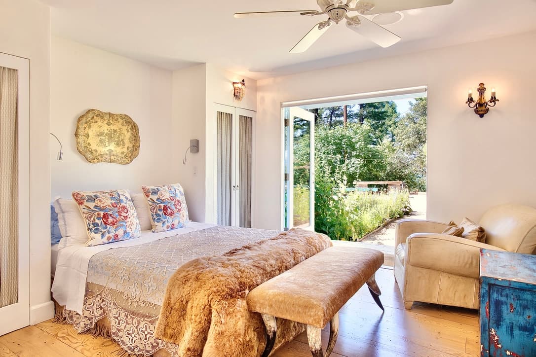 75-Acre Private Estate, Chef's Kitchen, Concierge - Photo 2