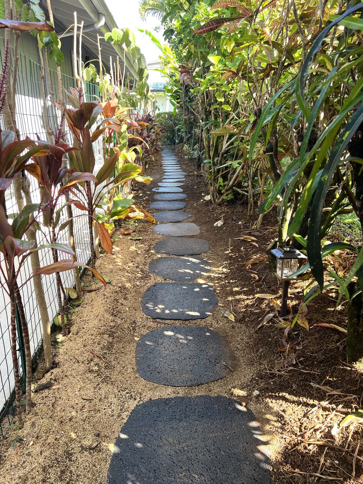 Couple's Kauai Cliffside Retreat with A/C - Photo 1