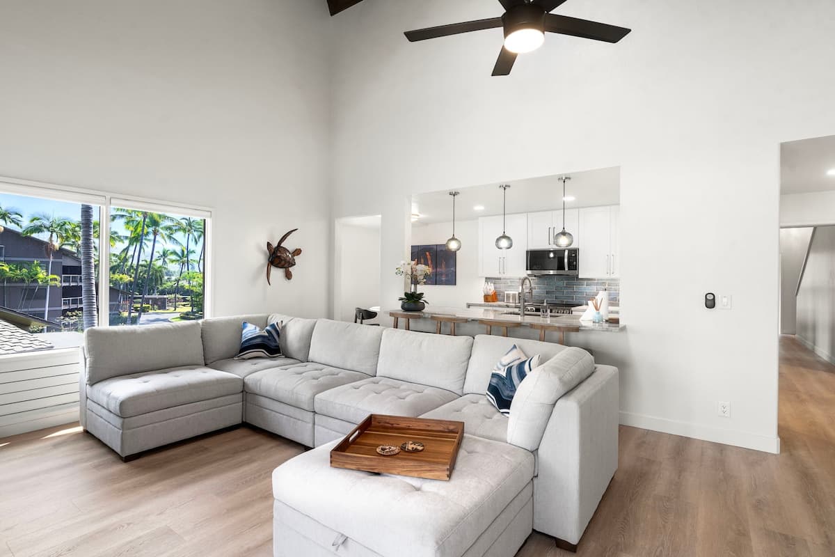 Home in Kailua-Kona · ★5.0 · 3 bedrooms · 7 beds · 2 private baths - Photo 2