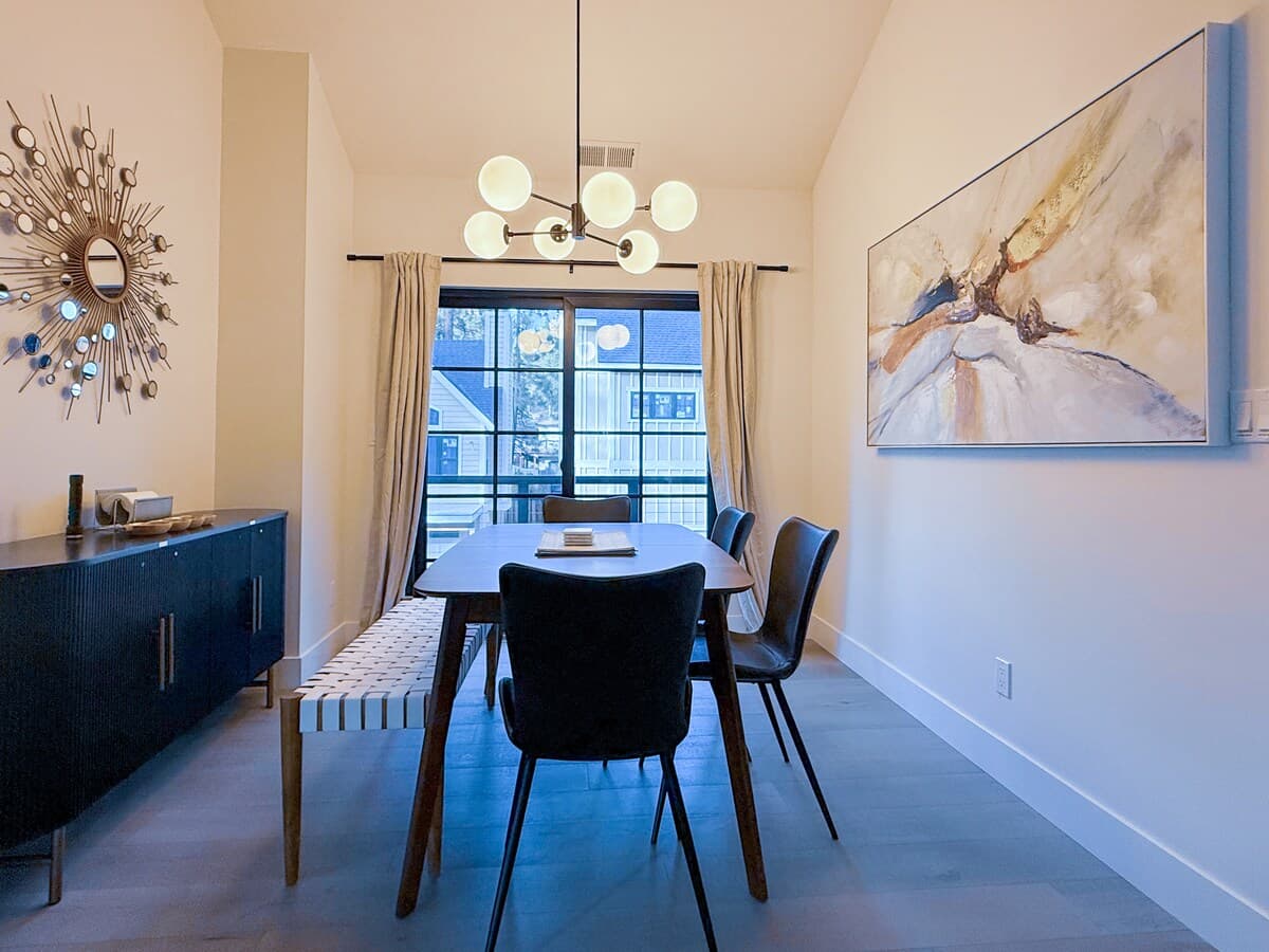 Home in Glenbrook · ★5.0 · 3 bedrooms · 4 beds · 3.5 private baths - Photo 3