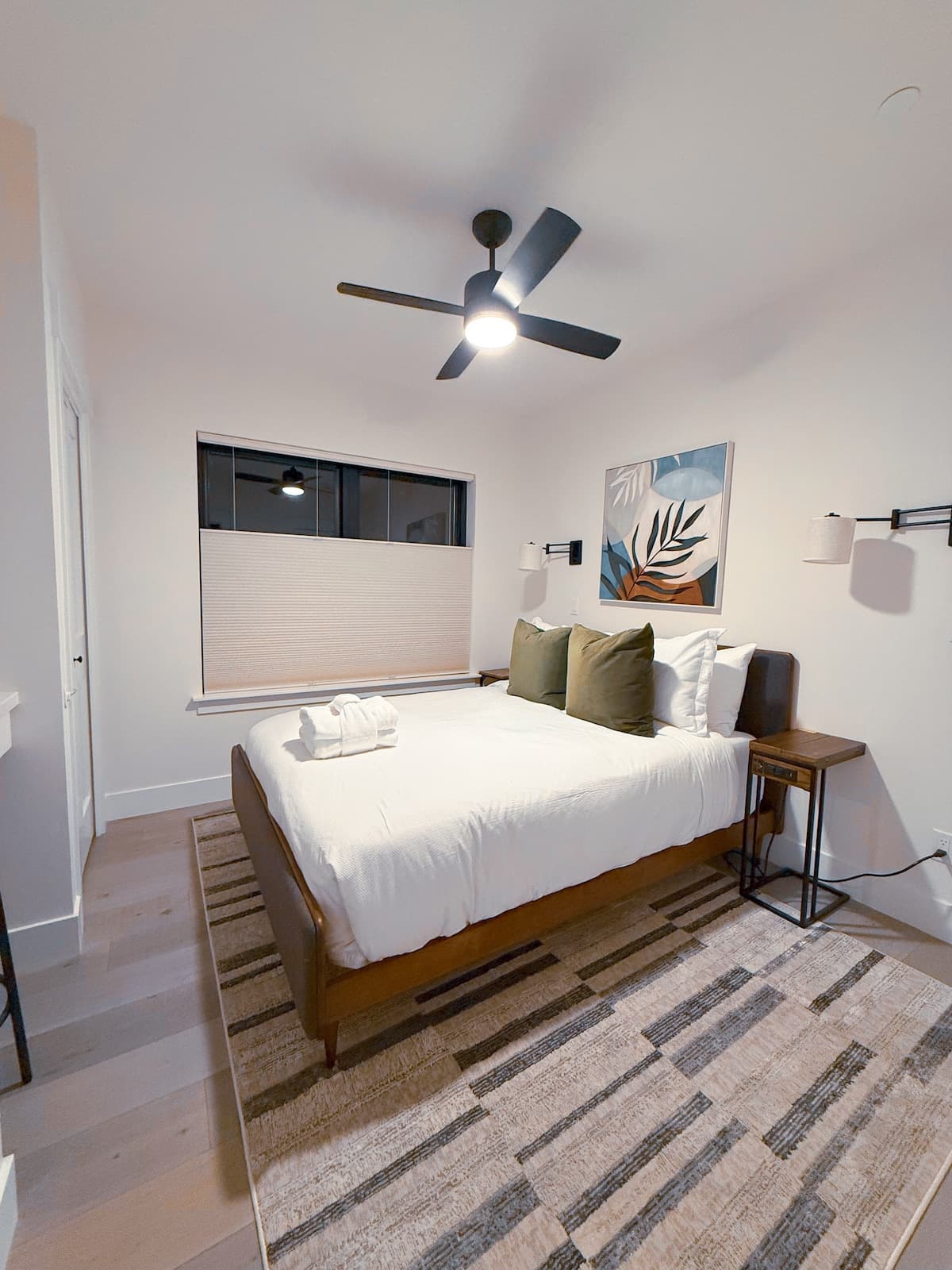 Home in Glenbrook · ★5.0 · 3 bedrooms · 4 beds · 3.5 private baths - Photo 5