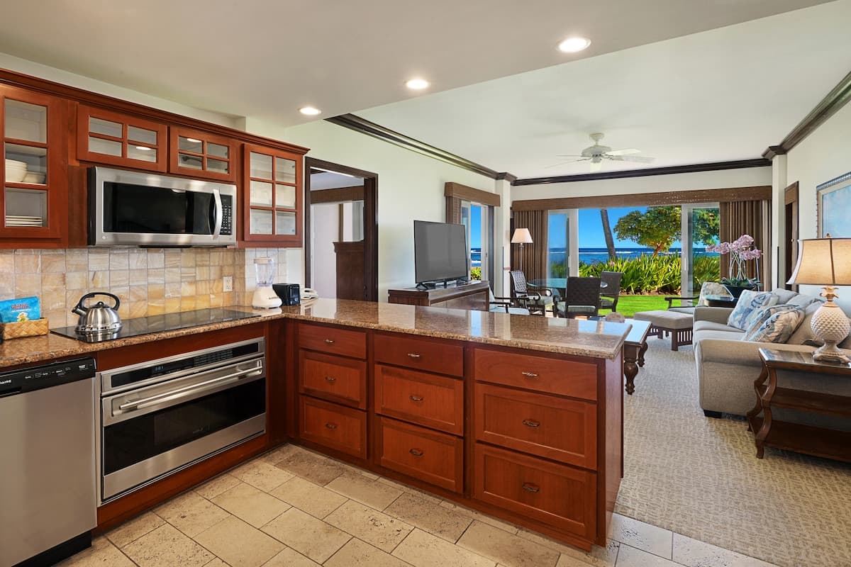 Waipouli Beach Resort Unit A106 Oceanfront 2BD/3BA - Photo 3
