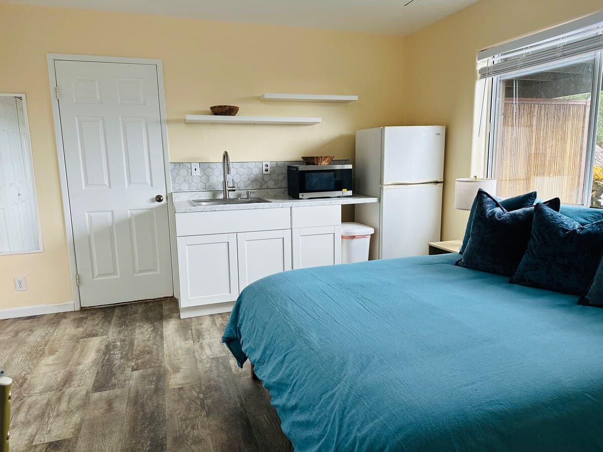 Home in Kailua-Kona · ★4.55 · 1 bedroom · 1 bed · 1 shared bath - Photo 3