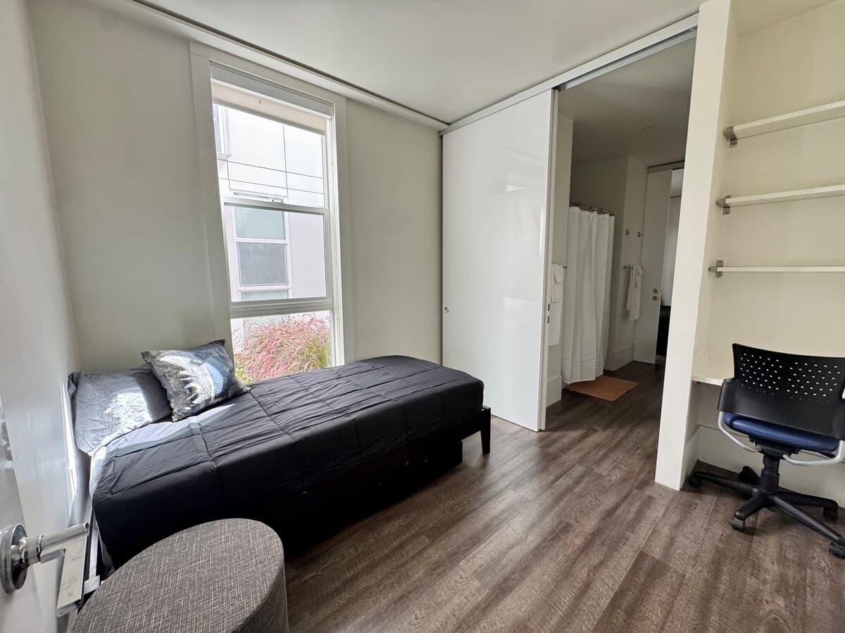 Gated Berkeley Condo Near UC, BART & Rooftop Views - Photo 1