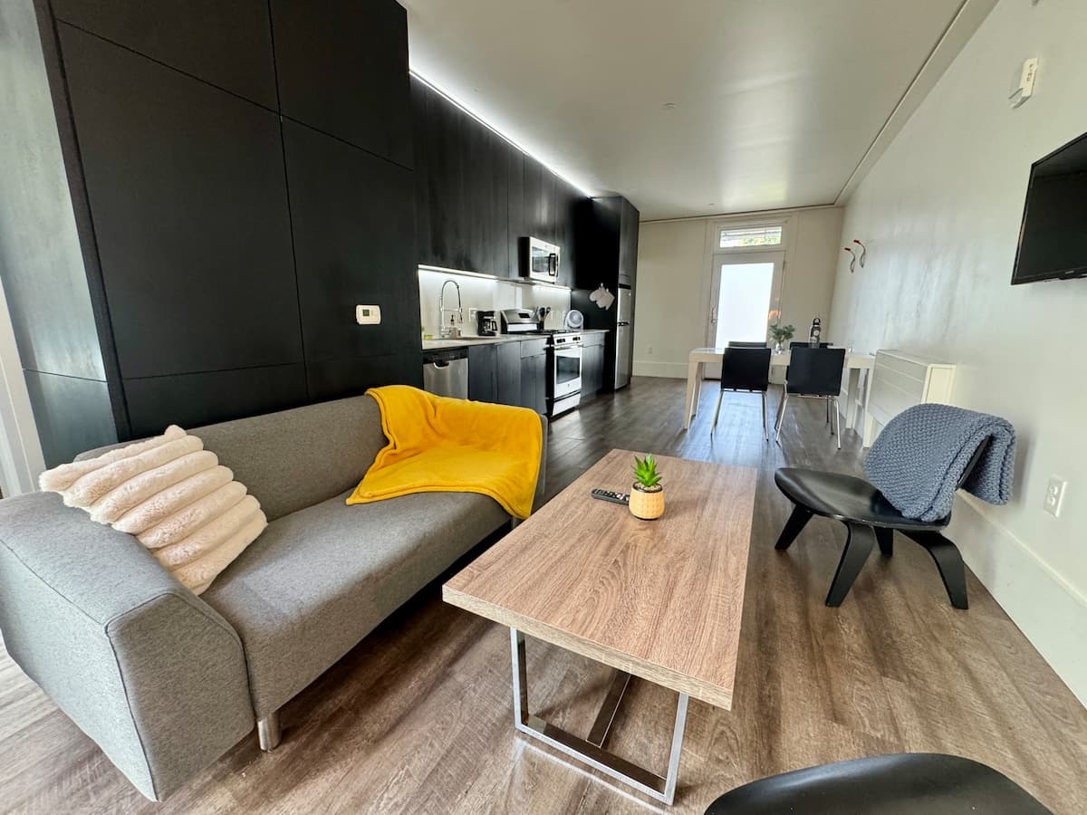 Gated Berkeley Condo Near UC, BART & Rooftop Views - Photo 4