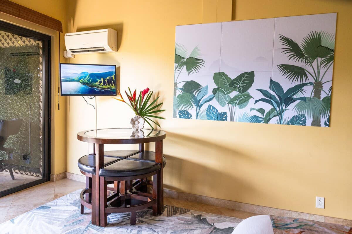 Condo in Princeville · ★4.83 · 1 bedroom · 2 beds · 1 private bath - Photo 2