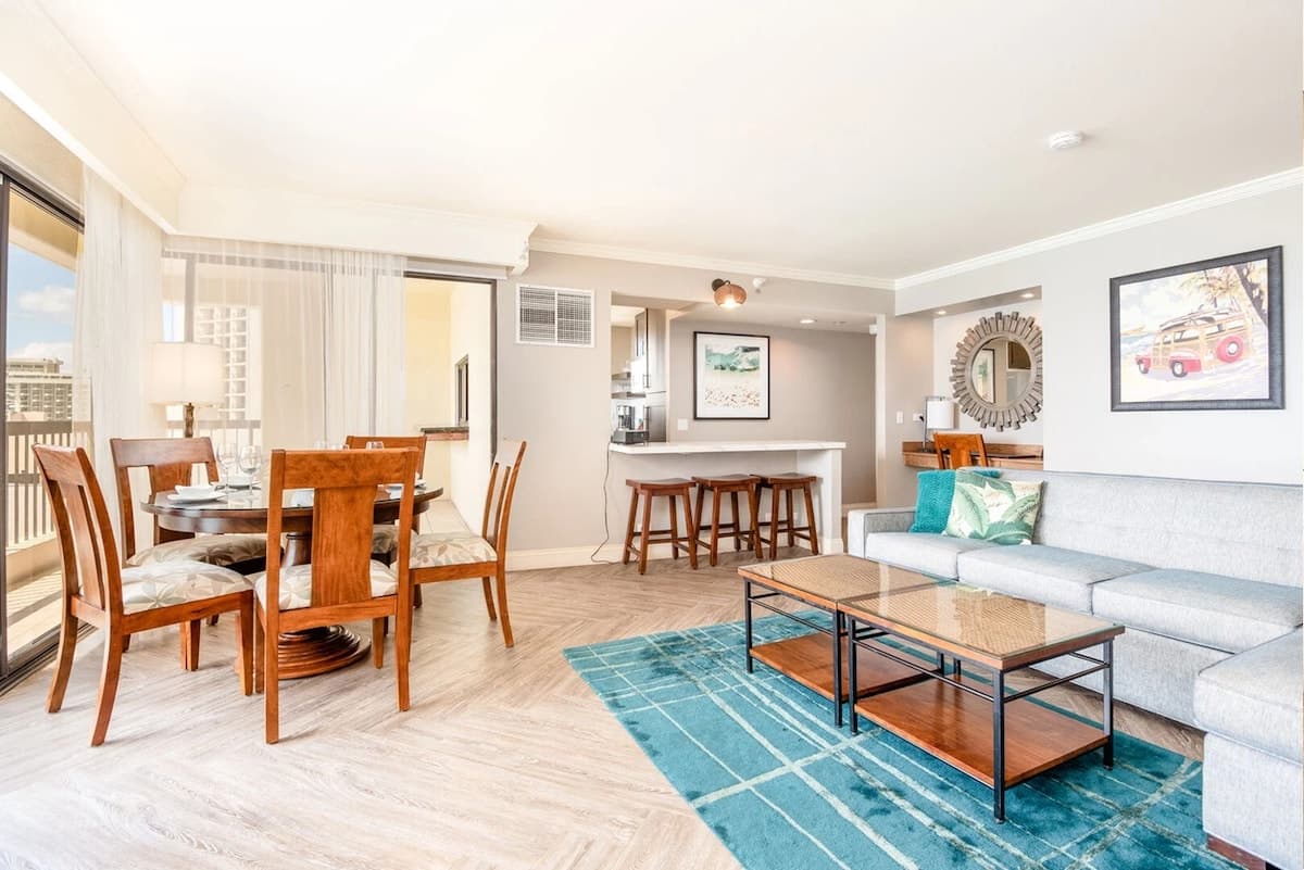 Hotel in Honolulu · ★4.78 · 2 bedrooms · 4 beds · 2 private baths - Photo 4